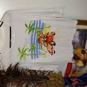 EUC 3/4 sleeve coral bay top, it can be worn all year round